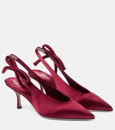 Casual Ballet Flats, Valentino Pumps, Minimal Shoes, Valentino Garavani Shoes, Bridal Bag, Mid Heels Pumps, Designer Pumps, Sheepskin Boots, Red Heels