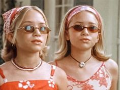 2000s Childhood, Grunge Outfits 90s, The Olsen Twins, 90s Grunge Hair, Childhood Aesthetic, London Holiday, Winning London, Mode Rose