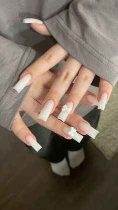 #ногти #маникюр #новогоднийдизайнногтей Nails Coquette, Mickey Nails, Sassy Nails, Goth Nails, Glamour Nails, White Acrylic Nails, Girly Acrylic Nails, Basic Nails, Blush Nails