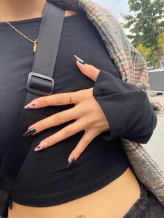 Black Almond Nails, Black Acrylic Nails, Edgy Nails, Grunge Nails, Black Nail Designs, Almond Acrylic Nails, Pretty Acrylic Nails