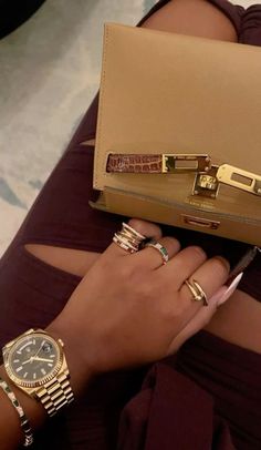 Purse Aesthetic, Casual Couture, Super Rich Kids, Arab Beauty, Fashion Goals, Hot Bags, Pink Life, Wrist Game, Luxe Life