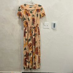 Open Sizing Christy Dawn Dress (Fits Small To Large Depending On How You Draw In The Waist). Gorgeous And Classic Pattern. Peach Floral Print Short Sleeve Midi Dress, Peach Floral Print Midi Dress With Short Sleeves, Casual Peach Midi Dress With Short Sleeves, Peach Short Sleeve Daywear Dress, Peach Short Sleeve Dress For Daywear, Peach Short Sleeve Maxi Dress For Brunch, Fitted Peach Maxi Dress With Short Sleeves, Christy Dawn Dress, Christy Dawn