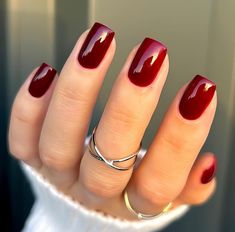 Red Nail Polish For Dark Skin, Nails Rouge Mat, Opi Wine Gel Polish Colors, Short Press On Nails, Short Fake Nails, Square Nail Designs, Acrylic Nail Kit, Stylish Nails Designs, Short Square Nails