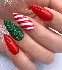 Christmas Manicures, Christmas Nails Easy, Christmas Gel Nails, Christmas Nails Acrylic, Festival Nails, Dipped Nails, Xmas Nails, Christmas Nail