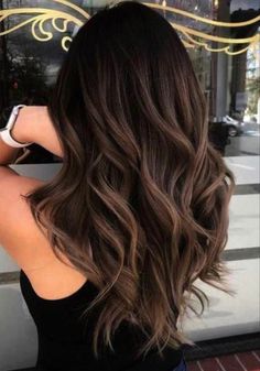 Rich Brown Hair Color, Hair Color Light Brown, Brunette Balayage Hair, Brown Hair Balayage, Winter Hair Color, Balayage Brunette, Penteado Cabelo Curto