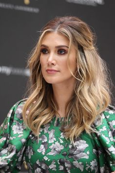 Delta Goodrem Hair, Delta Goodrem, Wedding Hairstyles And Makeup, New Perfume, Hair To One Side, Honey Blonde Hair, Party Hairstyles, Wedding Hair And Makeup, Natural Hair Color