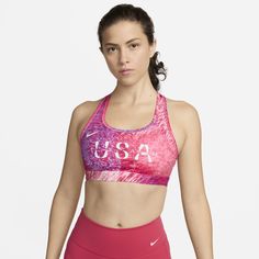 This USA Swoosh bra's sewn-in pads stay in place so you can work hard without worrying about them shifting or folding. Great for training workouts and dance classes, medium support gives you a snug hold that helps keep everything in place. Plus, sweat-wicking, adaptive material quickly recovers its shape so you can stay comfortable throughout your workout. Bra Sewing, Womens Athletic Outfits, Training Workouts, Dance Classes, Red Team, Nike Sports Bra, Padded Sports Bra, Nike Red, Fashion Wishlist