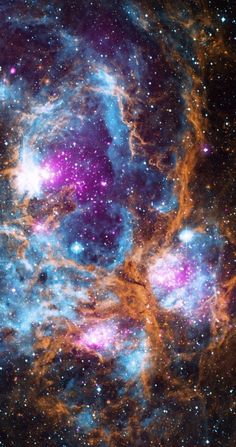 an image of some very pretty looking stars in the sky with purple and blue colors