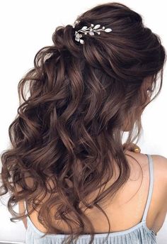 Half Up Curls, Wedding Hair Half, Chocolate Brown Hair, Simple Wedding Hairstyles, Hair Flow, Quince Hairstyles, Hair Guide, Wedding Hair Inspiration, Wedding Hair Down