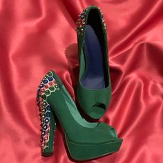 Liliana Hot Forest Green Peep Toe Platforms! Colorful Geometric Design And Stitching On Heels With Silver Spikes! Nwot Never Worn But Sexy!! Green Open Toe Heels For Party, Green 4-inch Heels For Night Out, Trendy Green Heels For Party, Green 4-inch Heels For Party, Glamorous Green Heels With Closed Toe, Glamorous Green Closed Toe Heels, Green Heels With 4-inch Heel For Night Out, Glamorous Green Heels With Padded Heel, Glamorous Green High Heels