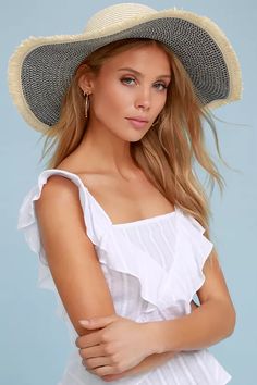 Cute Trendy Jewelry, Purses, Sunglasses and Hats for Women. Chic Hats For Warm Weather, Chic Vacation Sun Hat One Size, Chic Straw Hat For A Day Out, Chic One Size Hat For Vacation, Chic Woven Hat For Beach Season, Trendy Woven Hats, Trendy Beach Towel, Floppy Straw Hat, Pretty Hats