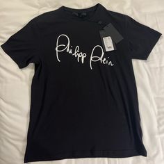 Philipp Plein Logo T-Shirt Cursive Letter Spell Out Brand New With Tags Purchased In Milano, Italy Rare T-Shirt Only Found In Europe Philipp Plein Logo, Skull Tee Shirt, Philip Plein, Philipp Plein T Shirt, Harlem Shake, Diamond Skull, Monogram T Shirts, Milano Italy, Cursive Letters