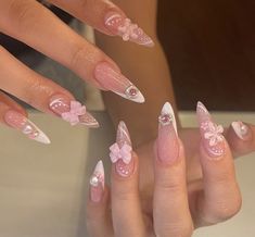 50 Winter Nail Designs You'll Want To Try This Season/ French Manicure Natural Nails/ Light Nail Polish - vegasdouglas.com Ongles Bling Bling, Kutek Disney, Unghie Sfumate, Nails French, Bling Acrylic Nails, Nails Pink