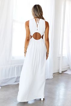 Details: Solid Cutout Sleeveless Maxi dress FIT:Regular fit Non-Stretch through fabricStandard sizingCotton&PolyesterSize Available: Size Length Bust inch cm inch cm S 47.2 120 33 84 M 47.7 121 34.6 88 L 48 122 36.2 92 XL 48.4 123 37.8 96 Maxi Dress White, Bohemian Vibes, White Maxi Dress, Mini Dress Formal, White Maxi, Rayon Fabric, White Maxi Dresses, Shop Maxi Dresses, Sleeveless Maxi Dress