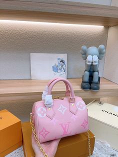 LUB Fashion Lu-Vi Bags - 14727 A+ Excellent Quality copies; Contact us if you've any questions in your mind. Luxury Purses, Trendy Tote, Crossbody Tote, Cute Bags, New Instagram, Cute Bag, Crossbody Shoulder Bag, Fashion Games, Sale Items