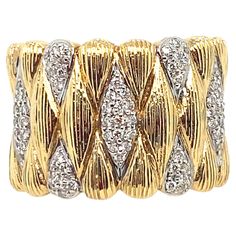 Wide Gold Band Ring with diamonds. This chic wide band ring is a stunner! With the beautiful 14kt yellow textured gold and quilted look with pave diamonds. A style that will last forever. It is size 7.5. it can be sized down, or worn as a great middle finger ring as the photos show. It is 8.86 grams and the diamonds weigh 0.40cts. they are H color, vs2-si1 clarity. It measures 15.5mm wide, or .61" wide. Wide Band Diamond Rings, Europe Market, Wide Gold Band, Fine Jewlery, Middle Finger Ring, Wide Band Ring, Gold Rings Fashion, Yellow Gold Jewelry, Retro Jewelry