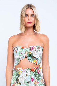 Final Sale - Get it before it's gone! Show your summer style to the world in the Hit The Beach White Tropical Print Two-Piece Set! This sweet two-piece romper set starts with a lightweight woven fabric (in a tropical floral print) construction that sweeps across a front tie top, a strapless neckline, and a cropped bodice and knot tie front. Smocked top for the perfect fit and the matching shorts boasts a cute, high waisted fit (with paper bag waist). DETAILS & CARE Rayon. Hand Wash Cold. Importe Two Piece Romper, Knot Tie, Boho Boutique, Strapless Crop Top, Tropical Floral Print, Smocked Top, Crop Top And Shorts, Football Outfits, Pink Boho