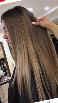 Blond Balayage, Round Faces