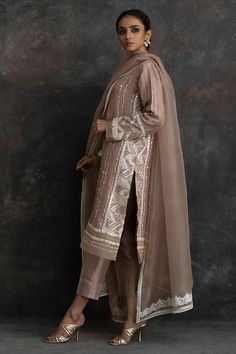 Sharara Style, Grey Dupatta, Suit Traditional, Suit Salwar, Printed Suit, Brown Suit