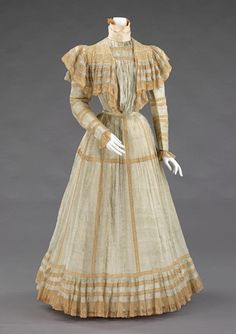 dress from the 1900s | Belle Époque and garments from this house are fairly rare. This dress ... Era Fashion, Afternoon Dress, Costume Institute, Costume Collection, Old Fashion, Edwardian Fashion