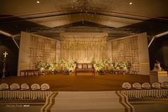 Top Wedding Stage Decor Inspirations!! Traditional Muhurtham Stage Decoration, Wedding Backdrop For Reception, Traditional Stage Decoration, Engagement Stage Decor, Hindu Wedding Stage, Reception Stage Decoration Backdrops, Muhurtham Decor, Stage Decor Ideas, Wedding Stage Decoration Ideas