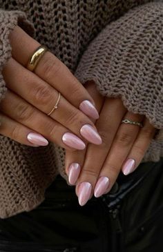 Unghie Sfumate, Pink Chrome Nails, Kutek Disney, Nails 2022, Pearl Nails, Neutral Nails, Heart Nails, Classy Nails, Nails Inspo