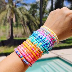 Cheap Rainbow Heishi Beaded Bracelets, Clay Beaded Bracelets, Bracelets Preppy, Bracelets Heishi, Colorful Preppy, Heishi Bracelet