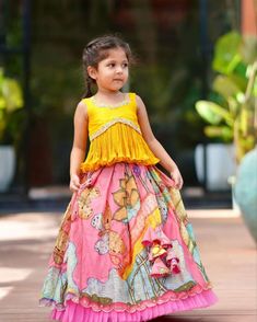 Designer Beautiful Party Wear Baby Small Girls Kids Lehenga Choli, Kids, Wedding Small Girls Indian Outfits - Etsy Canada Party Wear Gowns, Navratri Dress, Kids Wear Girls, Bollywood Lehenga, Set Saree, Embroidered Lehenga