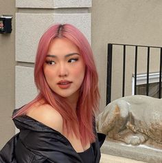 Pink Hair On Pale Skin, Mauve Pink Hair, Light Pink Hair, Layer Cut, Wig Ideas, 2024 Nails, Hairstyle Inspo