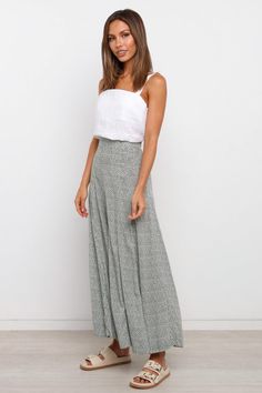 Neveah Pant - Green - Petal & Pup USA Relaxed Outfits Women, Jennie Casual, Minimalistic Summer Outfits, Cotton Skirt Outfit, Clean Look Outfit, Spain Fits, Young Teacher Outfits, Hawaii Outfit, Outfits Japan