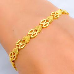 Modish Fancy 22k Gold Bracelet 22k Gold Bracelet, Bridal Jewelry Necklace, Fancy Design, Diamond Pendant Sets, Modern Bracelets, Fancy Necklace, Fancy Rings, Mens Gold Rings, Lock Style