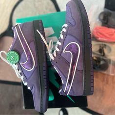 Nike Sb X Concepts ‘Purple Lobster’ Size 9 Bought + Verified Through Stock X Also Verified Through Legit Mark (Shown In Photos) Came With Slight Defect Underneath Inner Sole. Rare Color Way And Great Addition To Any Sb Collection! Purple Lobster, Pretty Sneakers, Shoes Nike, Nike Sb, Mens Shoes Sneakers, Color Purple, Nike Shoes, Men's Shoes, Shoes Sneakers