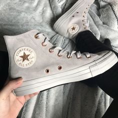 Shoes Sneakers Converse, Grey Converse, Converse Shoes Womens, Dr Shoes, Sneakers Converse, Outfits With Converse, Hype Shoes, Aesthetic Shoes, Swag Shoes