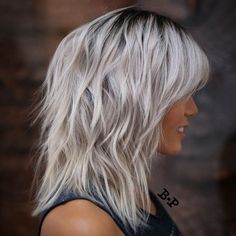 Gray Shoulder-Length Shag Shaggy Haircuts, Medium Layered Hair, Silver Blonde, Shag Hairstyles, Shag Haircut, Short Hairstyle