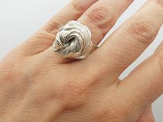 Unique handmade ring using an ancient Japanese technique called Mitsuro Hikime. This technique is nearly on its way to extinction. This method requires a calm mindset, resilience to failure and an open mind to accidental and unique outcomes. Each piece is one of a kind and impossible to replicate. I am one of the few jewelry artists in the world keeping this beautiful technique alive. This is a unique ring in size 53 that I could make a bit bigger. For other sizes, I can make a similar one for y Mitsuro Hikime Jewelry, Swirl Bun, Mitsuro Hikime, Calm Mindset, Unique Ring, On The Top, Artistic Jewelry, Rings Statement, Unique Rings