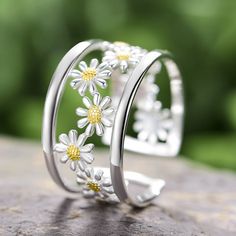 Elegant Little Daisy Flower Handmade Adjustable Rings Price: 42.00 & FREE Shipping Worldwide #handmadejewelry #handmade #jewelry #jewelrydesigner #jewellery #handmadewithlove #silver #jewelrydesign #jewelryaddict #handcrafted #rings #handmaderings #silverrings #weddingrings #handmadesilverrings Plant Rings, Silver Cuff Ring, Daisy Ring, Luxury Rings, 18k Gold Jewelry, Handmade Rings, Fashion Ring, Rings For Women, Gold Flowers