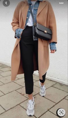 Vacation Outfits Autumn, Styling Sweaters Casual, Petite Women Winter Outfit, Sacramento Outfits, Winter Wardrobe 2024, Blue Jeans Winter Outfit, Women Winter Outfits Casual, Casual Work Outfits Winter, Casual Outfits For Winter