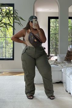 Midsize Summer Outfits Black Women, Summer Fashion 2024 Black Women, Short Midsize Body Outfits, Linen Pants Outfit Black Women, Plus Size Black Women Fashion, Plus Size Summer Outfits Black Women, Thick Girlfriend Outfits Summer, Summer Outfits Black Women, Curvy Casual Outfits