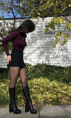 Date Night Outfit Ideas Classy, Realistic Body Types Aesthetic, Clean Goth Outfits, Cute Classy Outfits, Cas Concert, Outfit Recommendations, Alt Fits, Outfit Hacks, Timeless Fashion Pieces