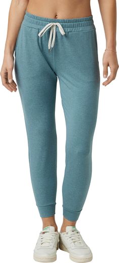 Pull on these Vuori joggers for their supersoft feel and just-right stretch. They have side pockets for essentials  a slim fit and cuffed ankles. They're perfect for working out or everyday comfort. Vuori Joggers, Workout Pants Women, Soft Joggers, Womens Workout Outfits, Rei Co-op, Fitness Training, Workout Pants, Working Out, Jogger Pants