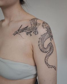 18K likes16 commentsSofya SobolevaTATTOO(@sonokavaon Instagramtattoo tattooidea... Illustrative Dragon Tattoo, Arm Tattoos Grunge, Chinese Dragon Shoulder Tattoo, Dragon Upper Arm Tattoo, Dragon Shoulder Tattoo Women, Half Shoulder Tattoo, Dragon Back Tattoo Women, Bakunawa Tattoo, Two Dragons Tattoo