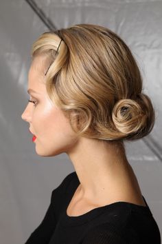 50s pinned. Runway Hair, Romantic Hairstyles, Legally Blonde, Round Faces, Retro Hairstyles, Red Lipstick, Hair Envy, Hair Today, Great Hair