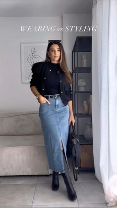 #denimskirt #style #outfits #denimskirt Long Denim Skirt Outfit, Jean Skirt Outfits, Chique Outfit, Modest Casual Outfits, Looks Country, Denim Skirt Outfits, Stylish Winter Outfits, Chique Outfits, Winter Fashion Outfits Casual