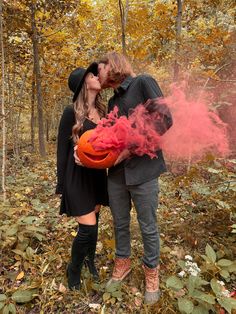 Gender reveal, Halloween, baby girl, pregnancy October Gender Announcement, Pumpkin Head Photoshoot Pregnant, Maternity Shoot Halloween, Maternity Photo Shoot Ideas Fall Theme, Maternity Pictures Halloween, Fall Gender Reveal Photo Shoot, October Maternity Pictures Family, Fall Maternity Announcement Pictures