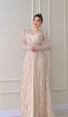 Gaun Tulle, Party Wear Gowns, Bride Dress Simple, Modest Dresses Fashion, Gaun Fashion, Pakistani Wedding Outfits, Beautiful Pakistani Dresses, Women Dresses Classy