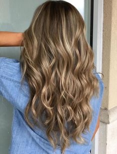 Brown+Hair+With+Beige+And+Platinum+Highlights Tmavý Blond, Soft Blonde Highlights, Dirty Blonde Hair Color Ideas, Dark Blonde Balayage, Dark Ombre, Client Profile, Beautiful Blonde Hair, Formal Hair, Lookbook Inspiration