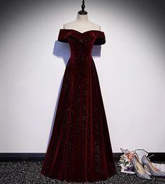 Burgundy velvet long A line prom dress evening dress  Silhouette: A line Material: velvet Back details: zipper up Hemline: floor length  Custom made size: Custom made: For custom order, we need the following information in the order notes when you check out : Bust:______  Waist:______ Hip:_______ Shoulder to floor: _______  (Processing time: 16 business days) (Shipping Time: 3-7 business days)  If you need to customize other colors, please refer to the color card and note your color number, than Black And Red Prom Dress, Robes Glamour, Formal Dresses Graduation, Off Shoulder Evening Dress, Sparkly Party, Prom Dress Evening, Graduation Dresses, Burgundy Prom Dress, Prom Ideas