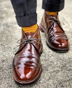 Cordovan Shoes, Oxford Brogues, Casual Shoe, Leather Wallet Mens, Good Looking Men, Stylish Shoes, Men's Style, Fashion Advice