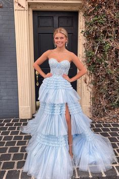 Light Blue Fitted Tulle Gown, Light Blue Fitted Homecoming Gown, Light Blue Fitted Gown, Fitted Light Blue Gown, Fitted Light Blue Dress With Sweep Train, Cut Out Prom Dresses, Corset Dress Prom, Sweetheart Prom Dress, Gowns Prom