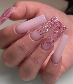 Sweet 16 Nails, Ballerina Acrylic Nails, Henna Nails, Glitter Nails Acrylic, Pink Glitter Nails, Gel Nails Diy, Simple Acrylic Nails, Glamorous Nails